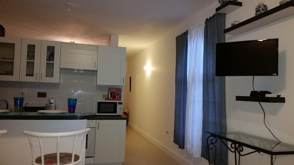 Sky Castles Apt J3 โอโชรีโอส ภายนอก รูปภาพ