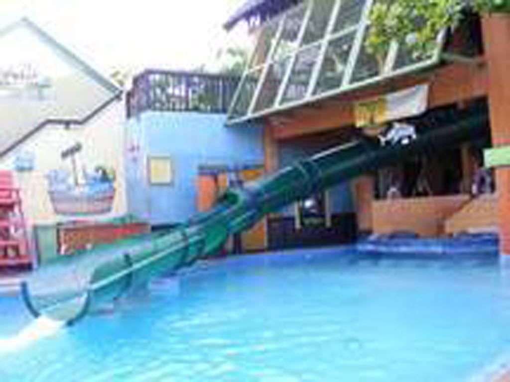 Sky Castles Apt J3 โอโชรีโอส ภายนอก รูปภาพ
